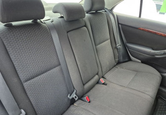 Подержанный автомобиль Toyota Avensis Wagon 2005 года (10 фото)