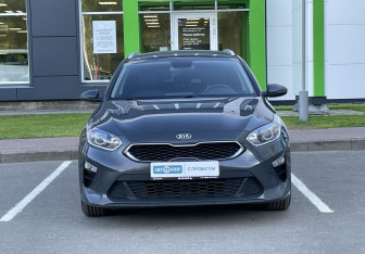 Подержанный автомобиль Kia Ceed Wagon 2020 года (2 фото)