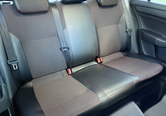 Подержанный автомобиль Skoda Rapid Liftback 2017 года (11 фото)