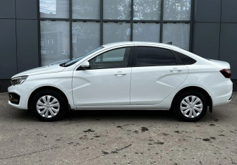 Подержанный автомобиль LADA (ВАЗ) Vesta Sedan 2023 года (7 фото)