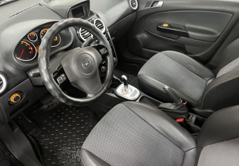 Подержанный автомобиль Opel Corsa 2008 года (9 фото)