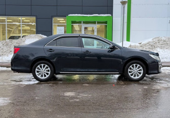 Подержанный автомобиль Toyota Camry Sedan 2012 года (4 фото)