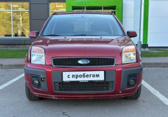 Подержанный автомобиль Ford Fusion 2006 года (2 фото)