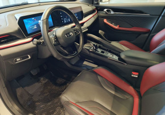 Подержанный автомобиль Geely Coolray 2023 года (12 фото)