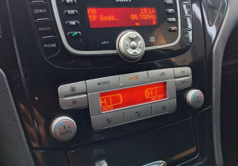 Подержанный автомобиль Ford Mondeo Sedan 2010 года (16 фото)