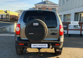 Подержанный автомобиль Chevrolet Niva 2018 года (7 фото)