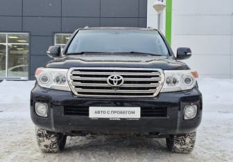 Подержанный автомобиль Toyota Land Cruiser Suv 2012 года (2 фото)