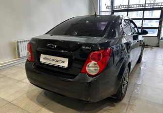 Подержанный автомобиль Chevrolet Aveo Sedan 2012 года (7 фото)