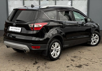 Подержанный автомобиль Ford Kuga 2019 года (5 фото)