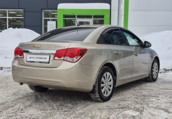 Подержанный автомобиль Chevrolet Cruze Sedan 2012 года (5 фото)