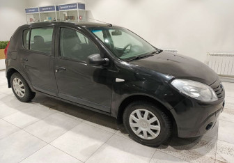 Подержанный автомобиль Renault Sandero 2012 года (4 фото)