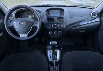 Подержанный автомобиль LADA (ВАЗ) Kalina Hatchback 2013 года (9 фото)