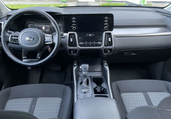 Подержанный автомобиль Kia Sorento 2021 года (9 фото)