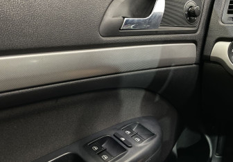 Подержанный автомобиль Skoda Octavia Liftback 2011 года (15 фото)