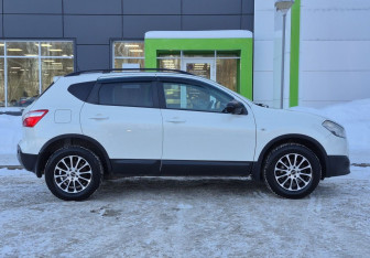 Подержанный автомобиль Nissan Qashqai 2013 года (4 фото)