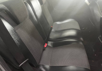 Подержанный автомобиль Chevrolet Niva 2012 года (13 фото)