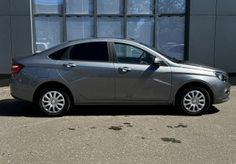 Подержанный автомобиль LADA (ВАЗ) Vesta Sedan 2020 года (4 фото)