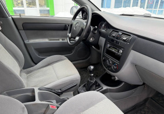 Подержанный автомобиль Chevrolet Lacetti Sedan 2008 года (10 фото)