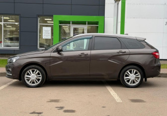 Подержанный автомобиль LADA (ВАЗ) Vesta Wagon 2018 года (8 фото)