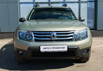 Подержанный автомобиль Renault Duster 2012 года (2 фото)