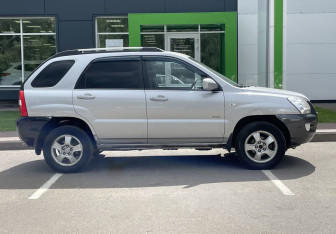 Подержанный автомобиль Kia Sportage 2006 года (4 фото)