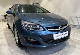 Подержанный автомобиль Opel Astra Hatchback 2013 года (3 фото)