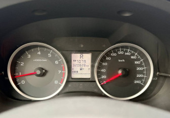 Подержанный автомобиль Subaru Forester Suv 2013 года (12 фото)