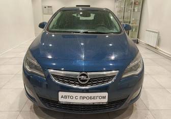 Подержанный автомобиль Opel Astra Hatchback 2011 года (2 фото)