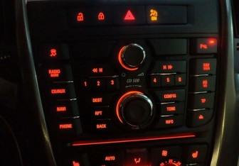 Подержанный автомобиль Opel Astra Hatchback 2011 года (14 фото)