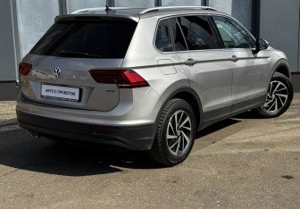 Подержанный автомобиль Volkswagen Tiguan 2018 года (6 фото)