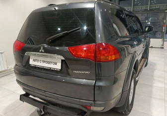 Подержанный автомобиль Mitsubishi Pajero Sport 2010 года (6 фото)