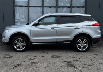 Подержанный автомобиль Geely Atlas 2018 года (4 фото)