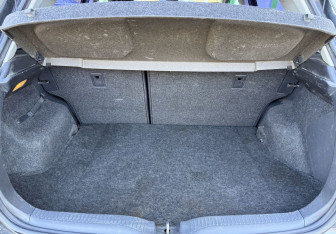 Подержанный автомобиль Toyota Auris Hatchback 2007 года (16 фото)