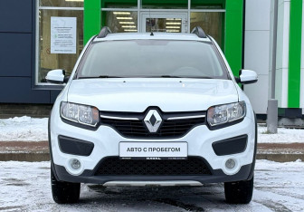 Подержанный автомобиль Renault Sandero 2018 года (2 фото)