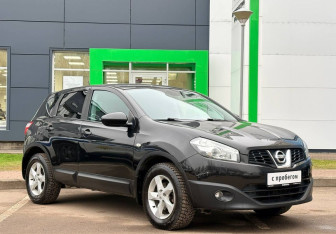 Подержанный автомобиль Nissan Qashqai 2013 года (3 фото)