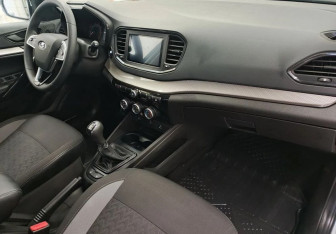 Подержанный автомобиль LADA (ВАЗ) Vesta Sedan 2023 года (12 фото)