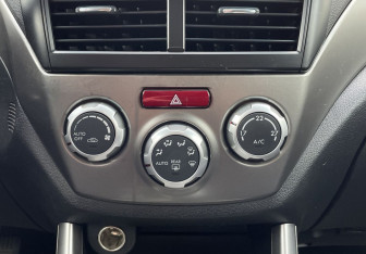 Подержанный автомобиль Subaru Forester Suv 2010 года (15 фото)