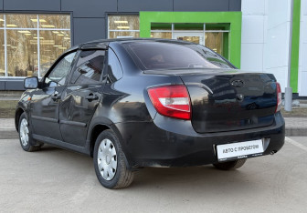 Подержанный автомобиль LADA (ВАЗ) Granta Sedan 2012 года (7 фото)