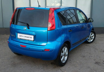 Подержанный автомобиль Nissan Note 2007 года (6 фото)