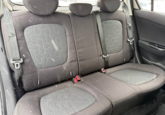 Подержанный автомобиль Hyundai i20 2010 года (10 фото)