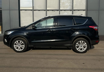Подержанный автомобиль Ford Kuga 2018 года (6 фото)