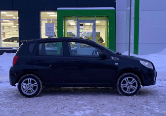Подержанный автомобиль Chevrolet Aveo Hatchback 2008 года (8 фото)
