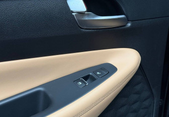 Подержанный автомобиль Hyundai Santa Fe 2021 года (20 фото)