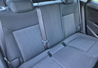 Подержанный автомобиль Opel Astra Hatchback 2014 года (11 фото)