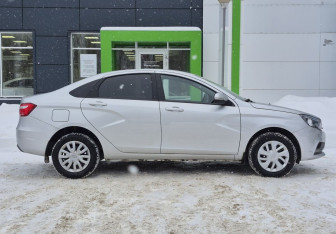 Подержанный автомобиль LADA (ВАЗ) Vesta Sedan 2021 года (8 фото)