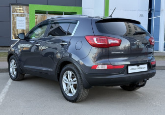 Подержанный автомобиль Kia Sportage 2011 года (7 фото)