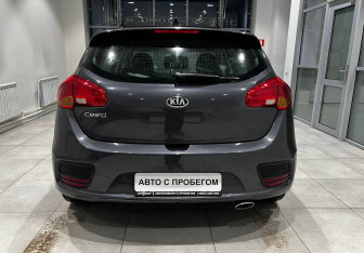 Подержанный автомобиль Kia Ceed Hatchback 2018 года (8 фото)