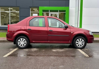 Подержанный автомобиль Renault Logan Sedan 2011 года (4 фото)