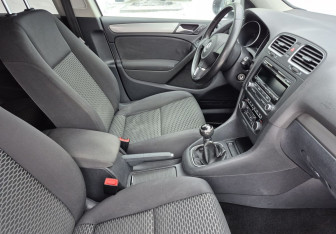 Подержанный автомобиль Volkswagen Golf Hatchback 2012 года (9 фото)