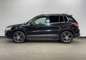 Подержанный автомобиль Volkswagen Tiguan 2008 года (8 фото)